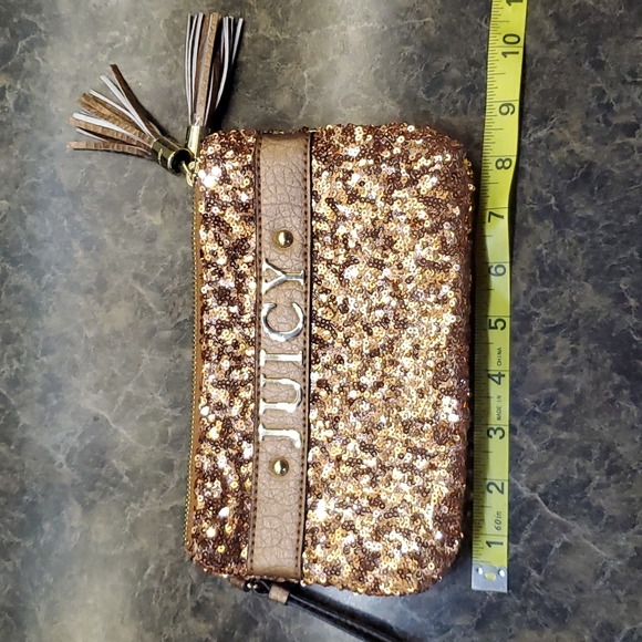 NWOT Juicy Couture sequin zip clutch - Picture 8 of 9